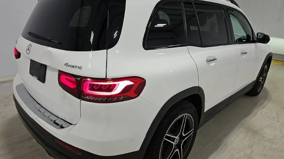 MERCEDES-BENZ GLB -