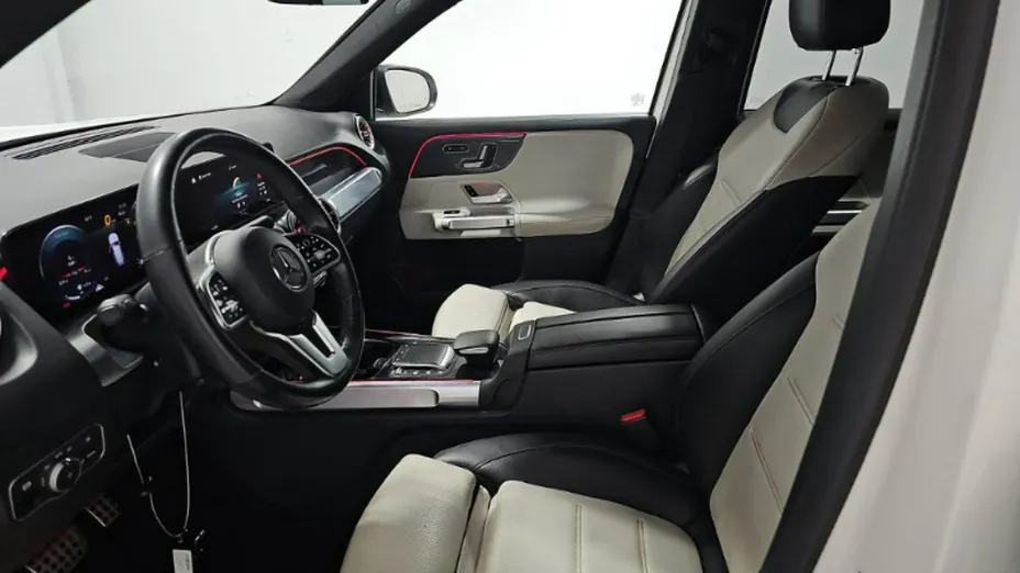 MERCEDES-BENZ GLB -