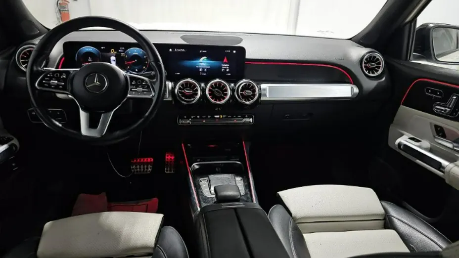 MERCEDES-BENZ GLB -