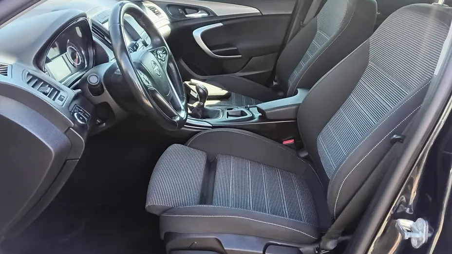 OPEL Insignia -