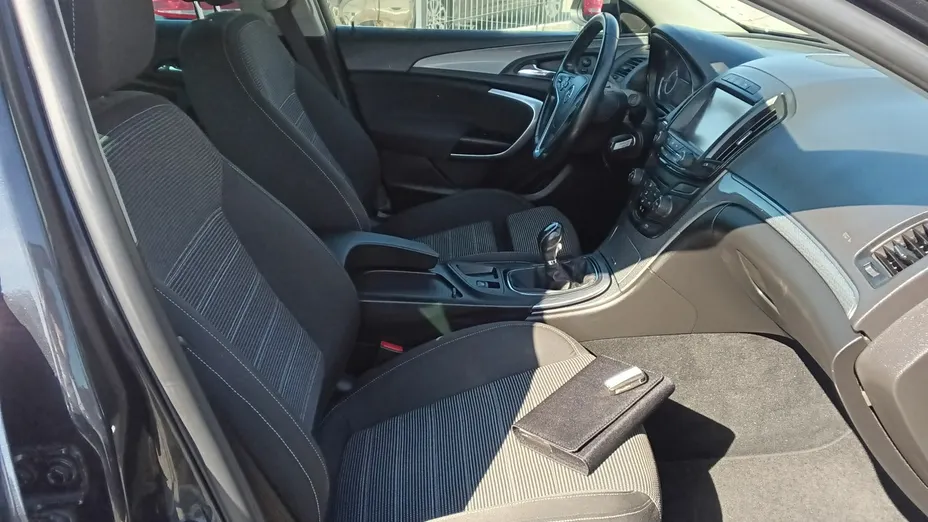 OPEL Insignia -