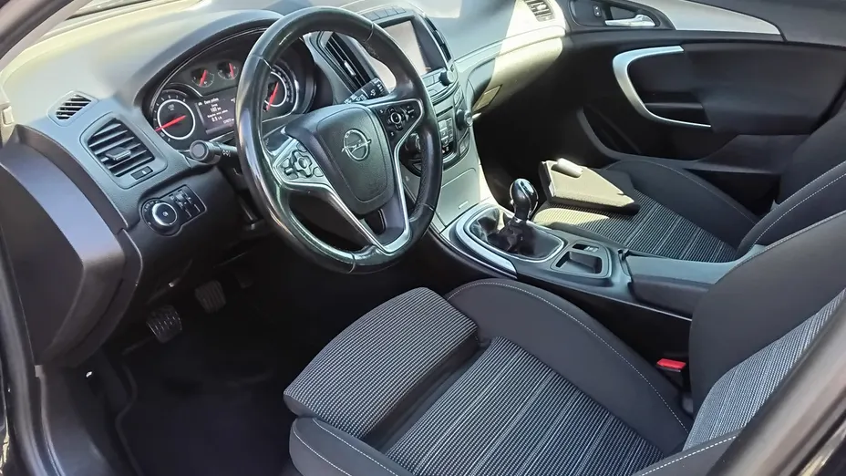 OPEL Insignia -