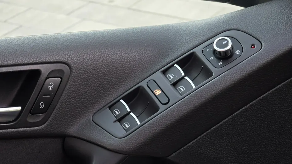 VOLKSWAGEN Tiguan -