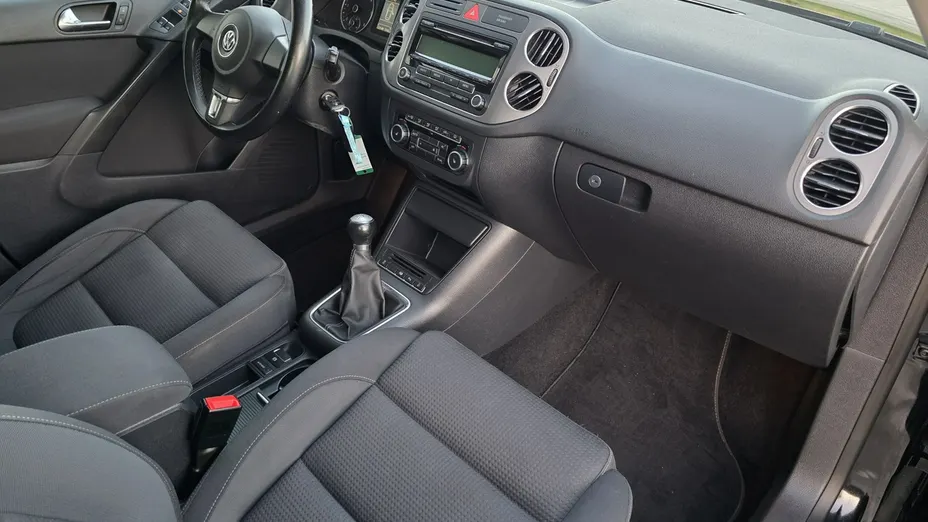 VOLKSWAGEN Tiguan -