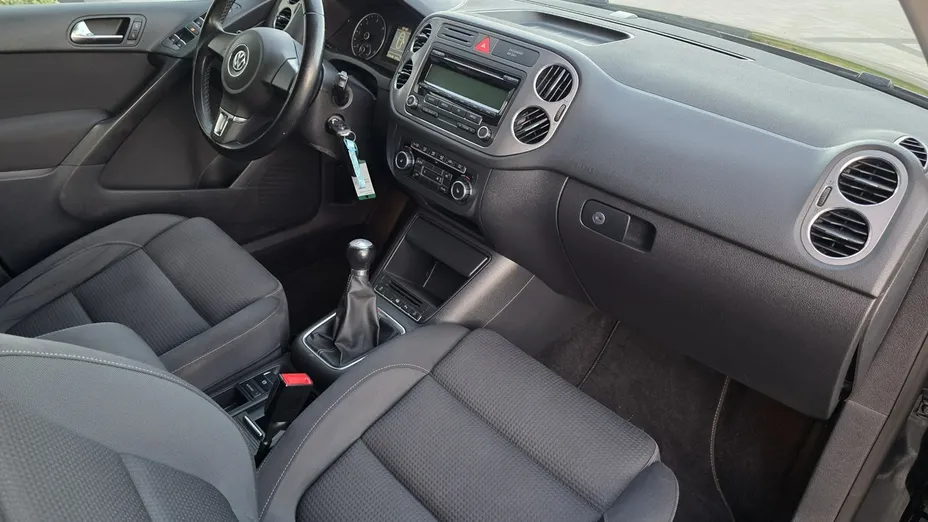 VOLKSWAGEN Tiguan -