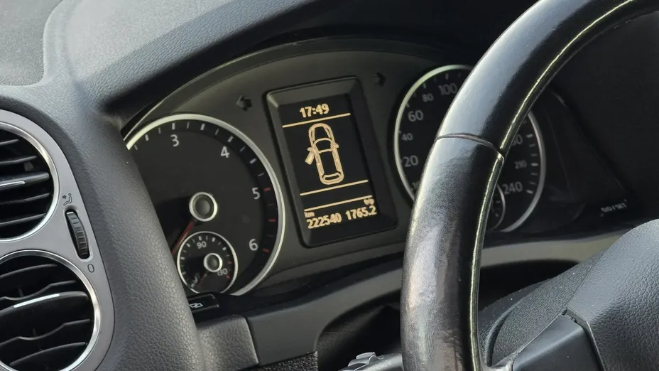 VOLKSWAGEN Tiguan -