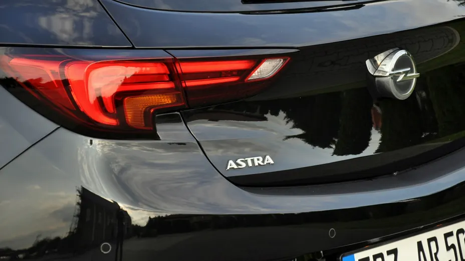 OPEL Astra -