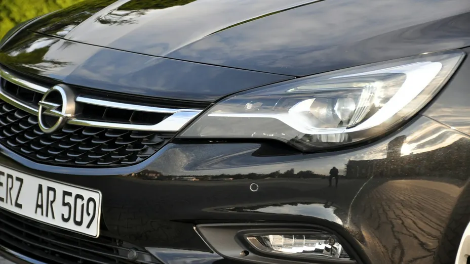 OPEL Astra -