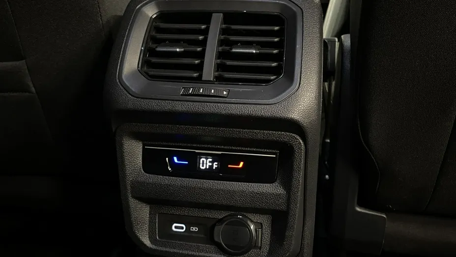 VOLKSWAGEN Tiguan -