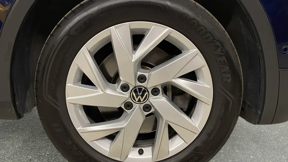 VOLKSWAGEN Tiguan -