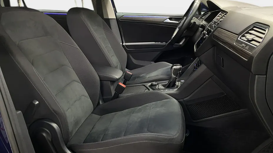 VOLKSWAGEN Tiguan -