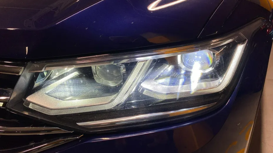 VOLKSWAGEN Tiguan -