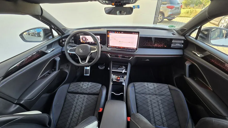 VOLKSWAGEN Tiguan -