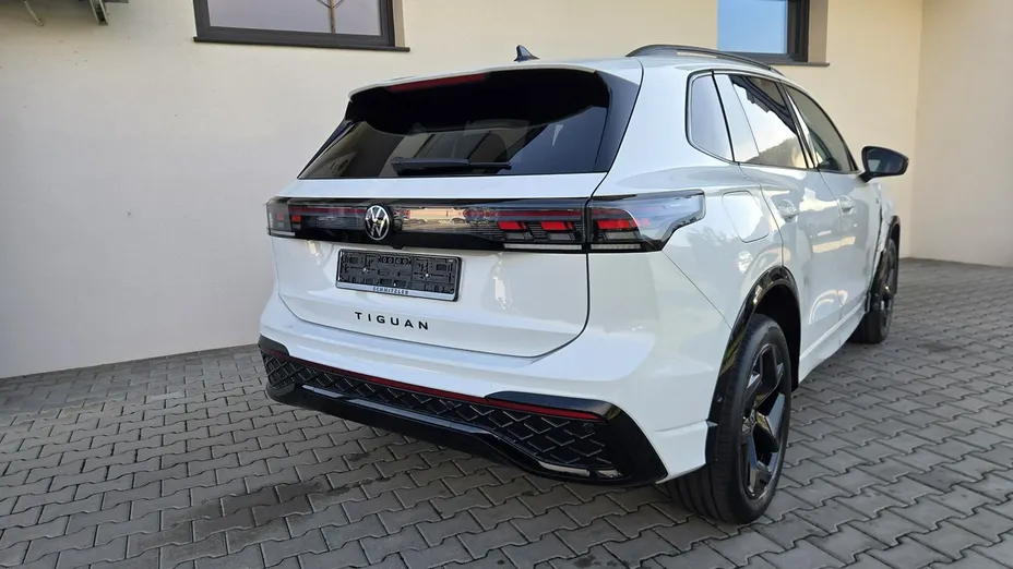 VOLKSWAGEN Tiguan -