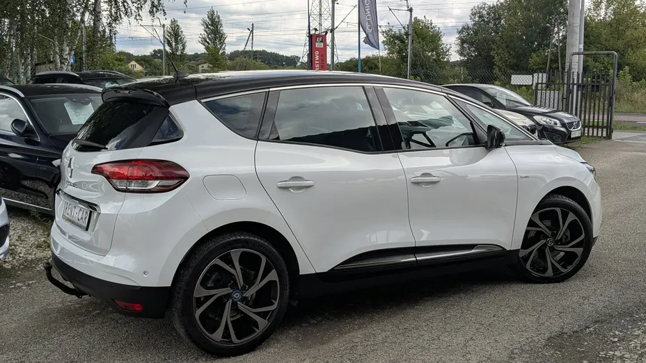 RENAULT Scenic -