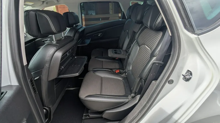 RENAULT Scenic -