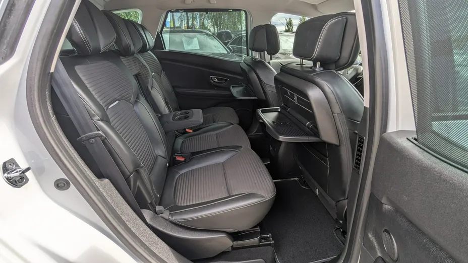 RENAULT Scenic -