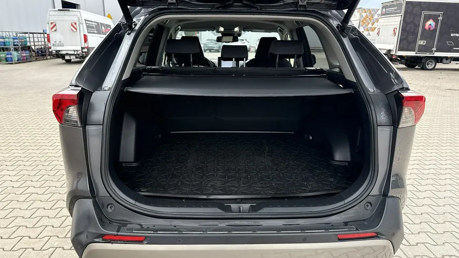 TOYOTA RAV4 -