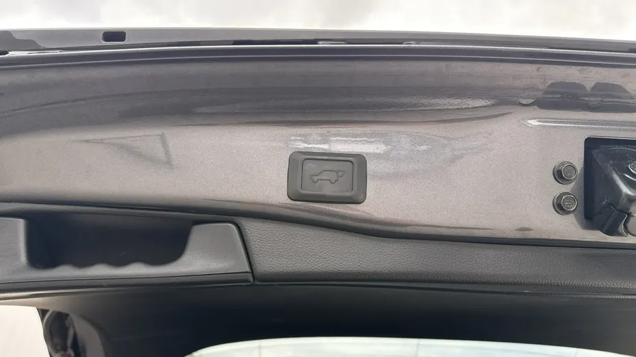 TOYOTA RAV4 -