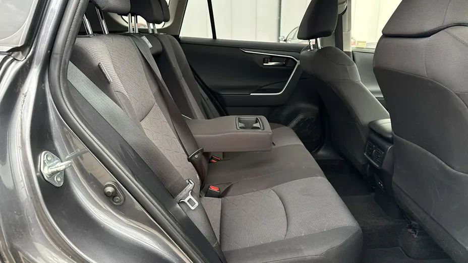 TOYOTA RAV4 -
