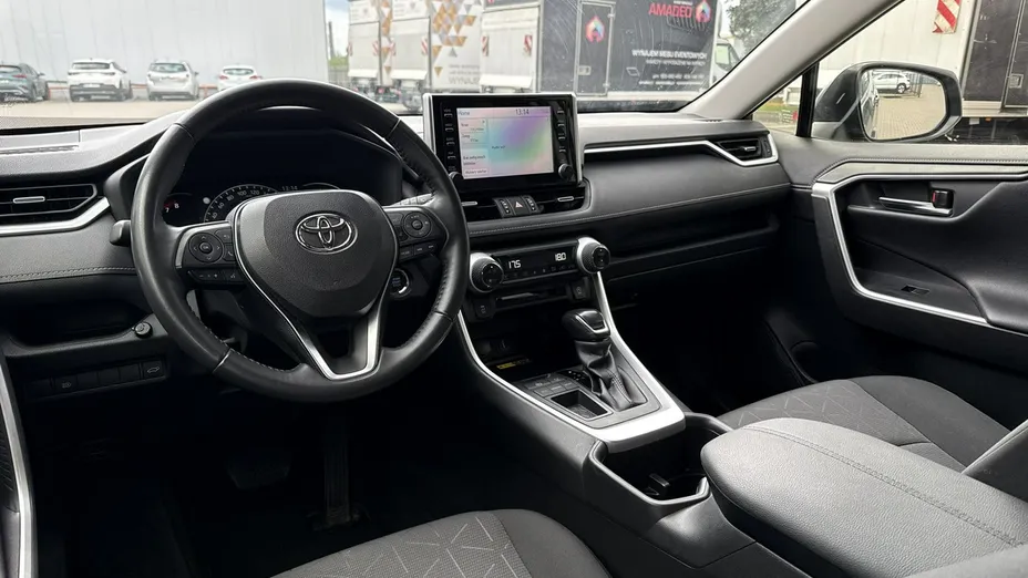 TOYOTA RAV4 -