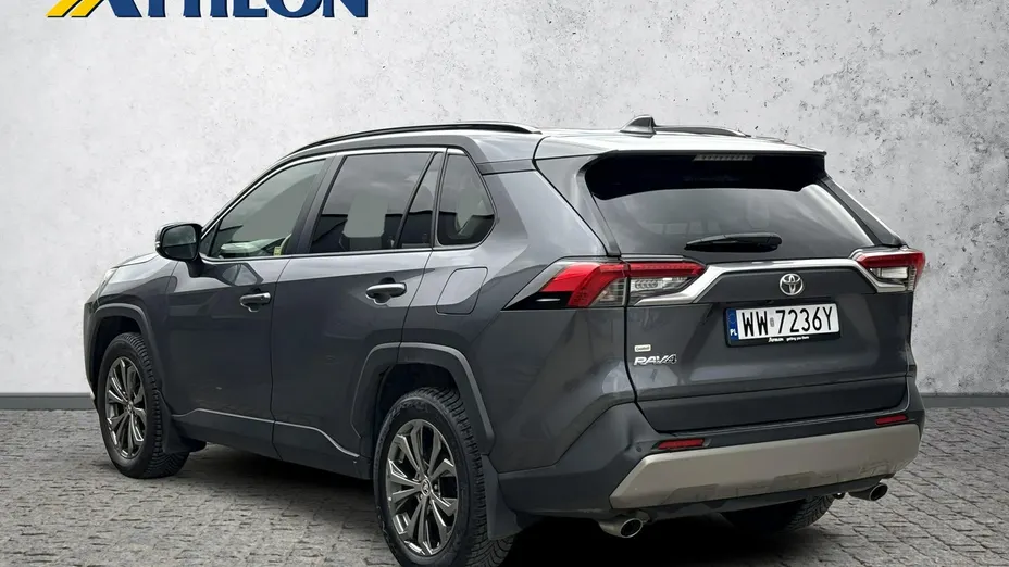 TOYOTA RAV4 -