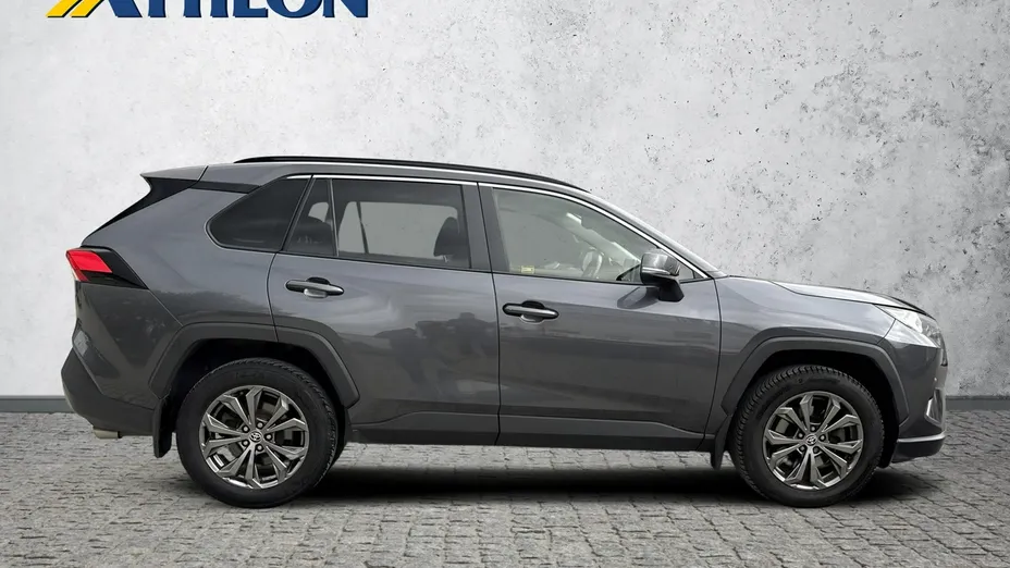 TOYOTA RAV4 -