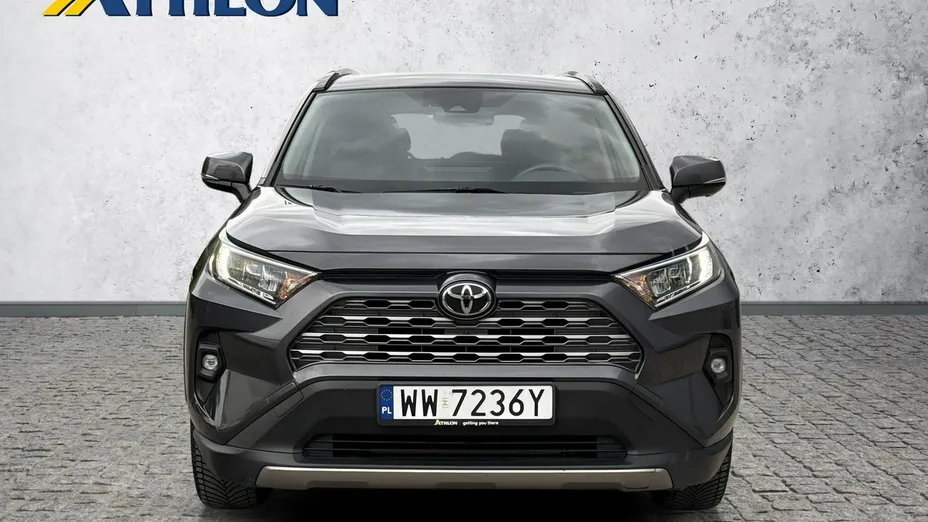 TOYOTA RAV4 -
