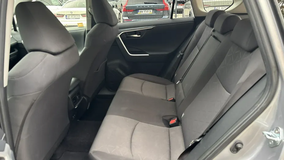 TOYOTA RAV4 -