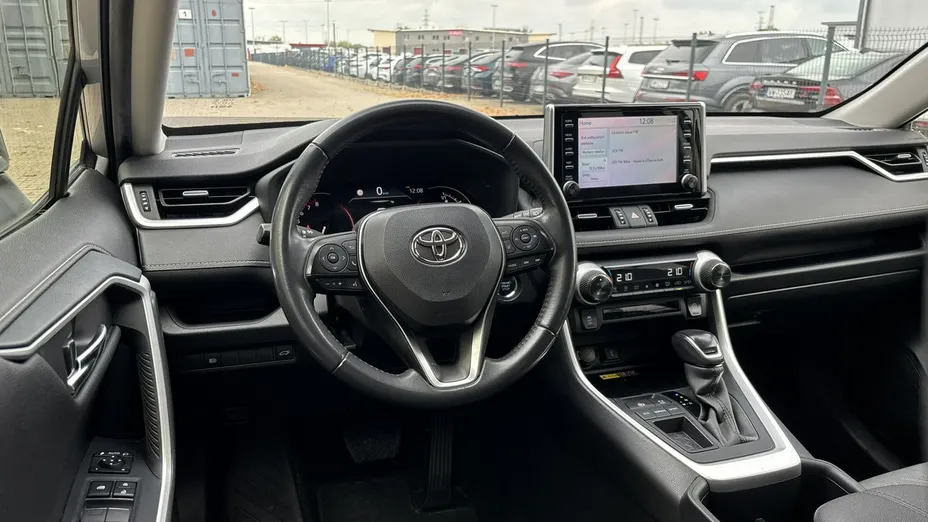 TOYOTA RAV4 -