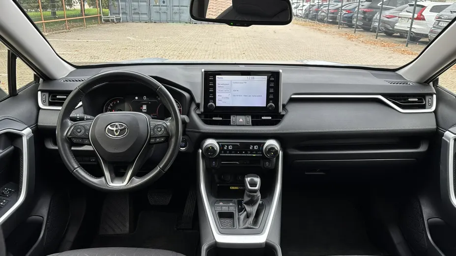TOYOTA RAV4 -