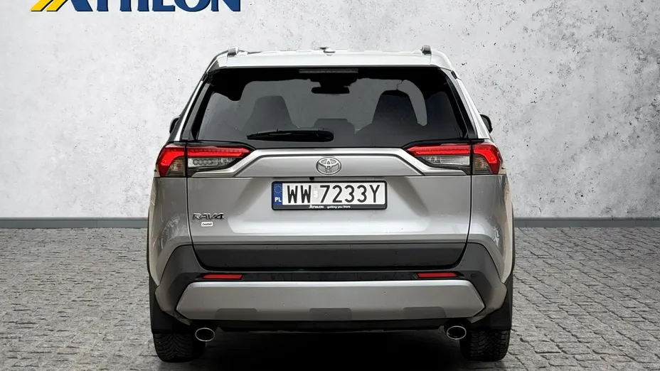 TOYOTA RAV4 -