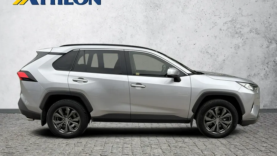 TOYOTA RAV4 -