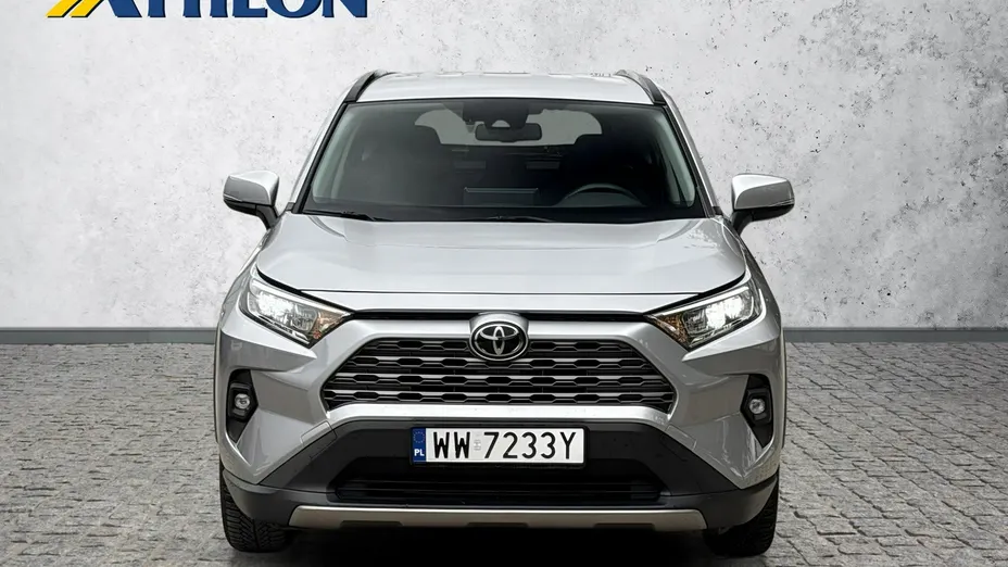 TOYOTA RAV4 -