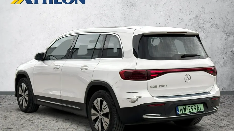 MERCEDES-BENZ EQB -
