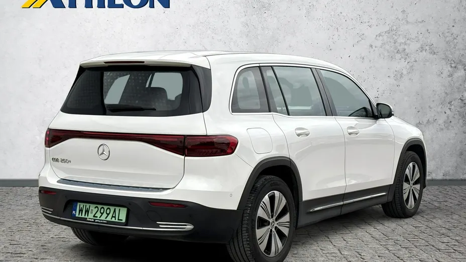 MERCEDES-BENZ EQB -