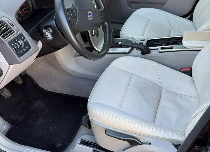VOLVO V50 -