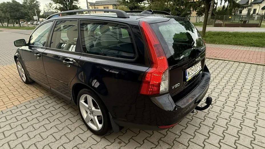 VOLVO V50 -