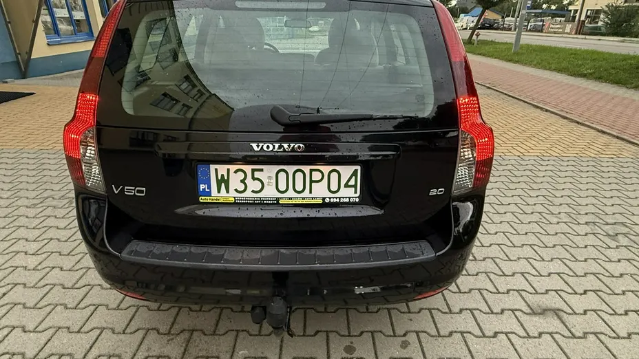 VOLVO V50 -
