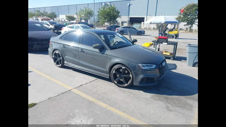 AUDI S3 -