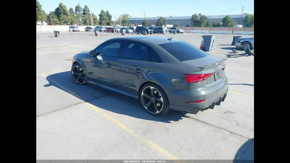 AUDI S3 -