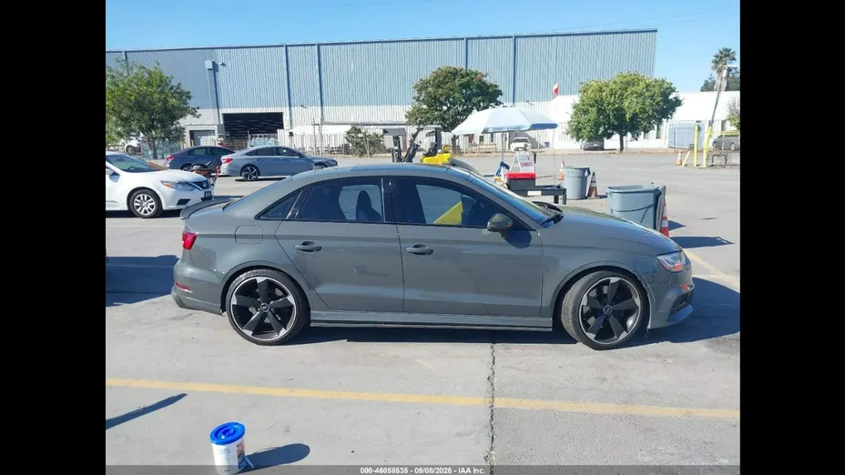 AUDI S3 -