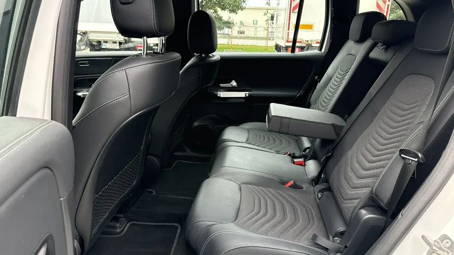 MERCEDES-BENZ EQB -
