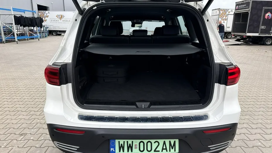 MERCEDES-BENZ EQB -