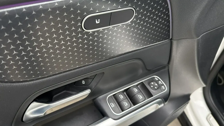 MERCEDES-BENZ EQB -
