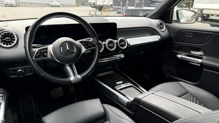 MERCEDES-BENZ EQB -