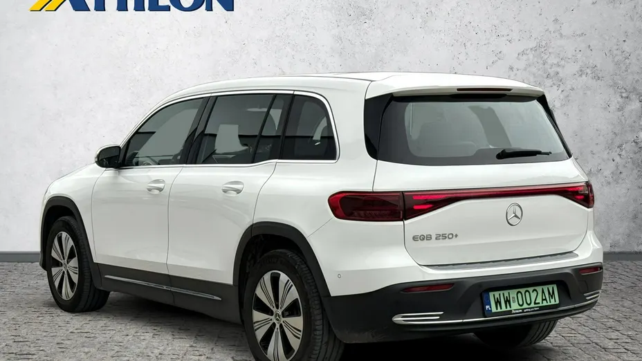 MERCEDES-BENZ EQB -
