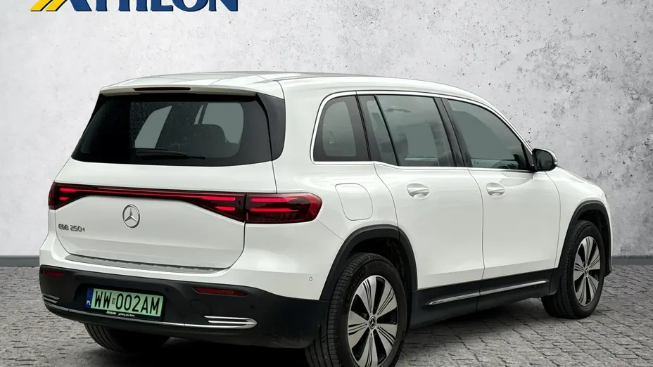 MERCEDES-BENZ EQB -
