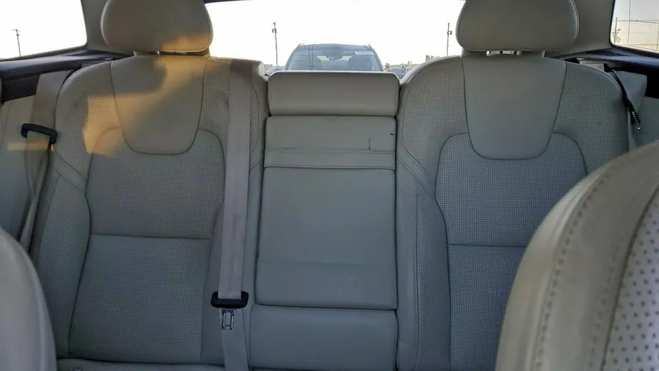 VOLVO XC60 -