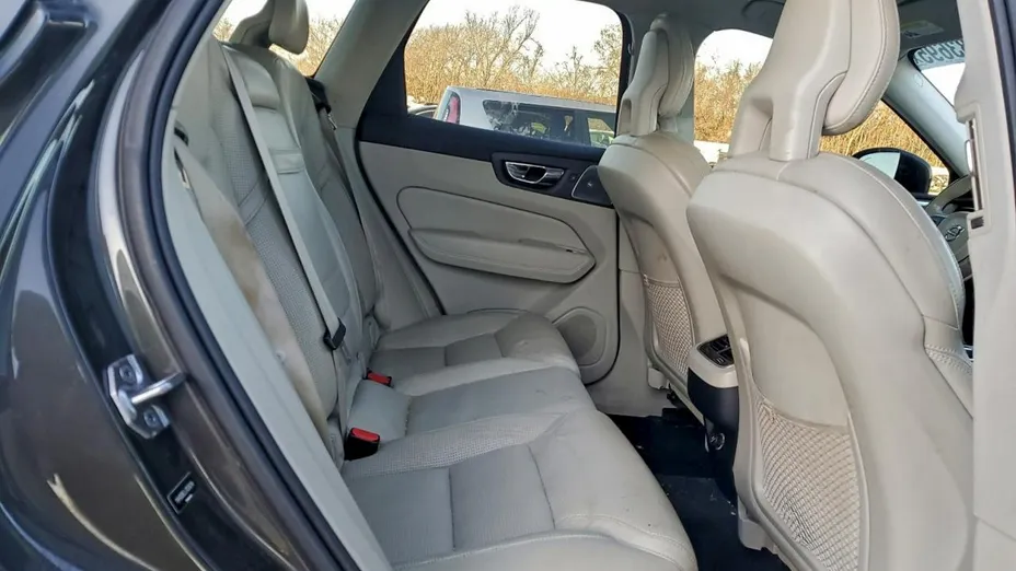 VOLVO XC60 -